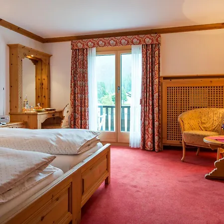 Chesa Randolina Hotel 3*