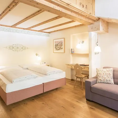 Chesa Randolina Hotel