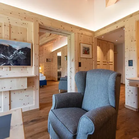 Chesa Randolina Hotel 3*