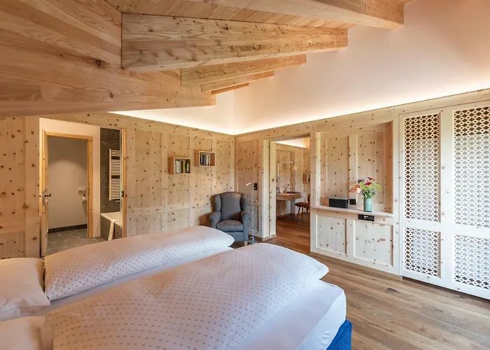 Chesa Randolina Hotel 3*